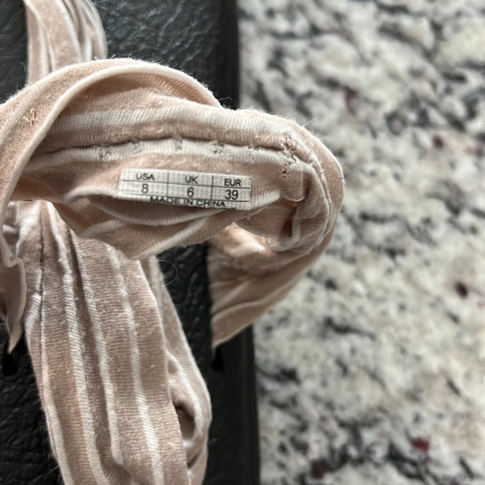 Sanuk Yoga Sling Sandal; flip-flops; beige/white stripe; womens size 8 - Picture 5 of 5